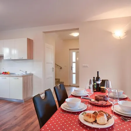 Hope Kastelir Apartamento Poreč