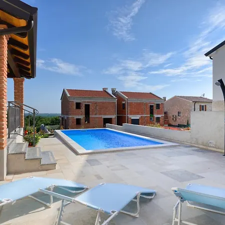 Apartamento Hope Kastelir *